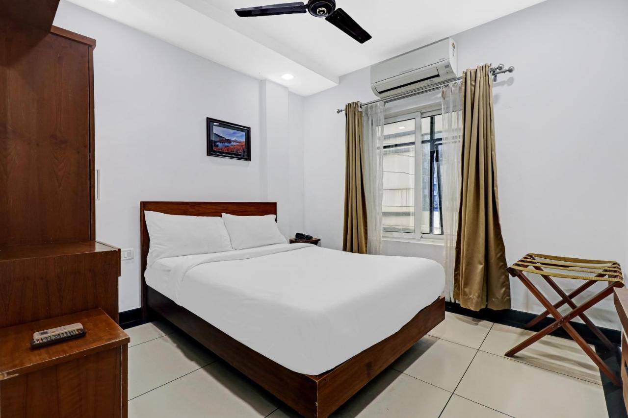 Oyo Townhouse 595 Majestic Inn Kochi Exteriör bild