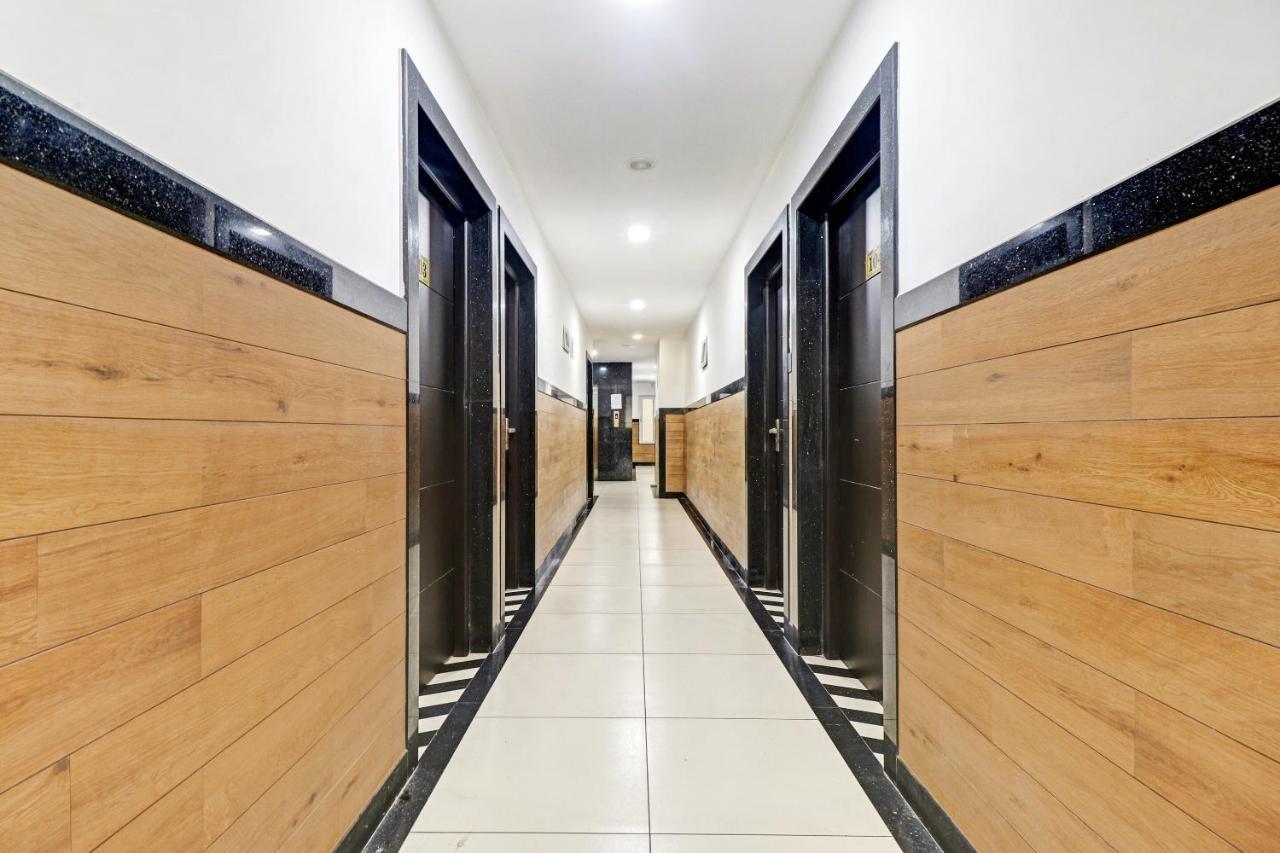 Oyo Townhouse 595 Majestic Inn Kochi Exteriör bild